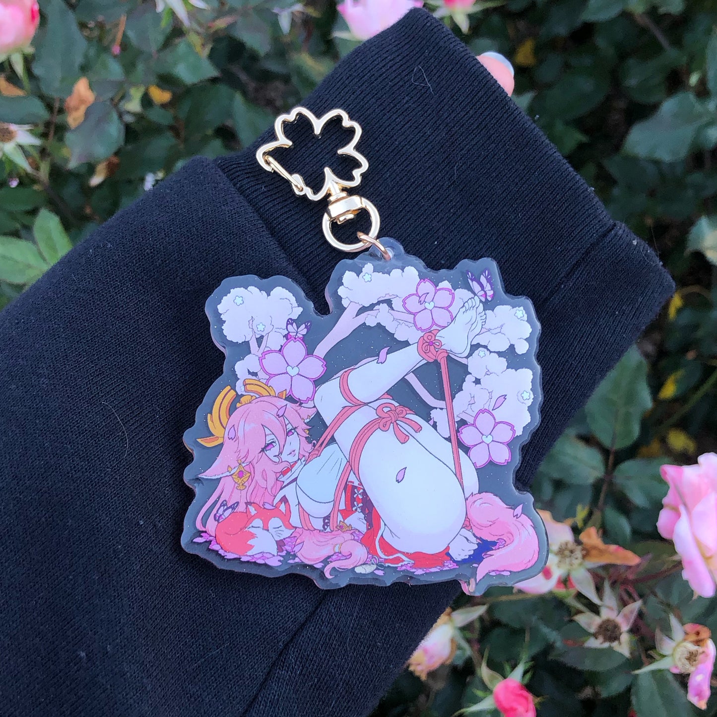 Knotty Kitsune Acrylic Glitter Charm