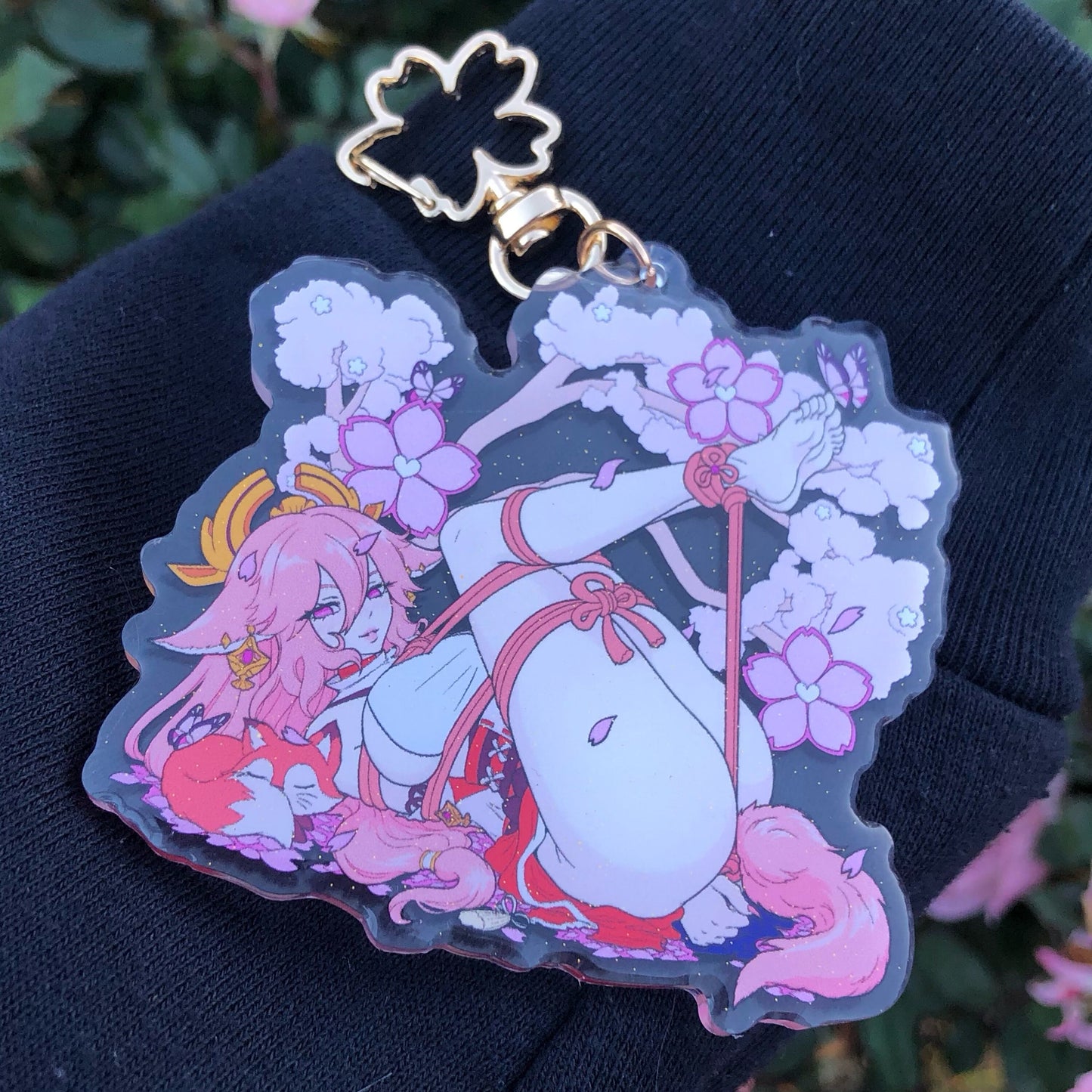 Knotty Kitsune Acrylic Glitter Charm