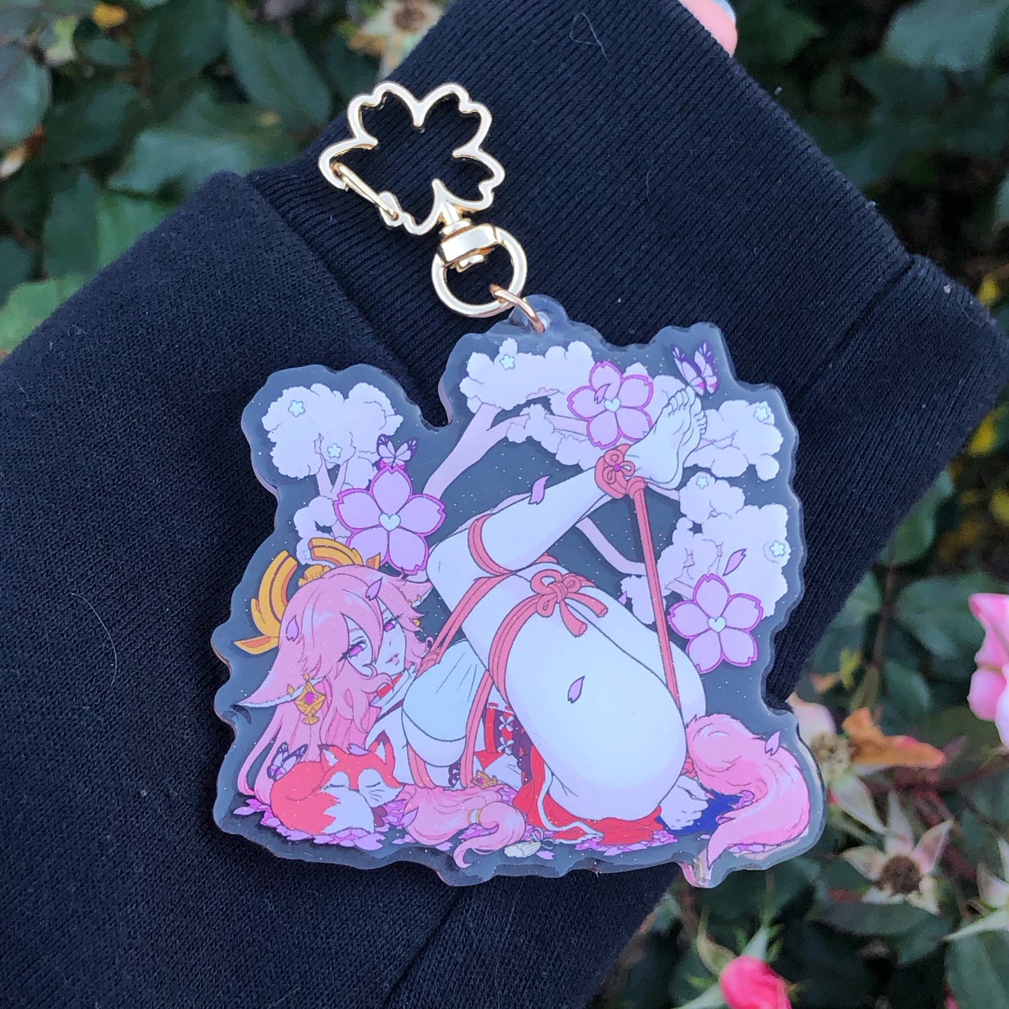 Knotty Kitsune Acrylic Glitter Charm